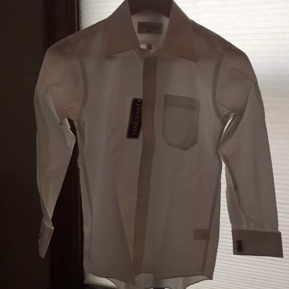 Long sleeve (cuff link required) button down